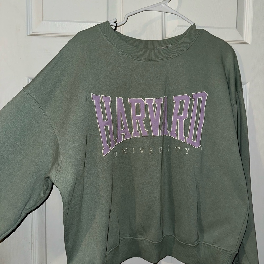Harvard University Green Sweatshirt